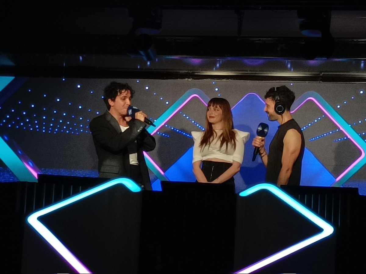 EMILIOPICCA1's tweet photo. Road to Battiti 2024 ❤️
#Annalisa #Tanai #Roadtobattiti #Battitilive #Radionorba #Storiebrevi https://t.co/VofH4Eakcz