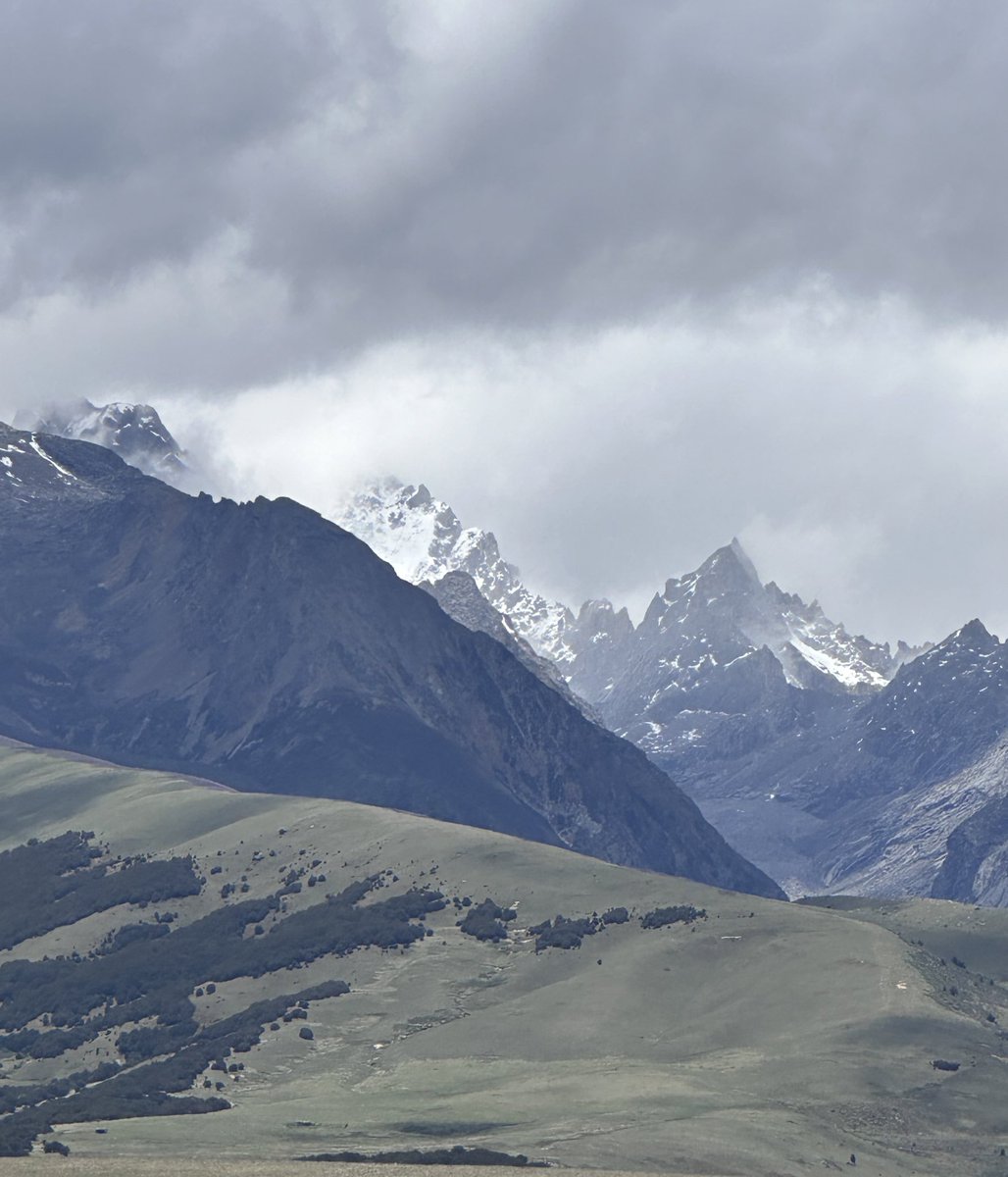 The small glaciers of Ge’nyen in eastern Sichuan Province. Moraines indicate a much larger extent in the past.