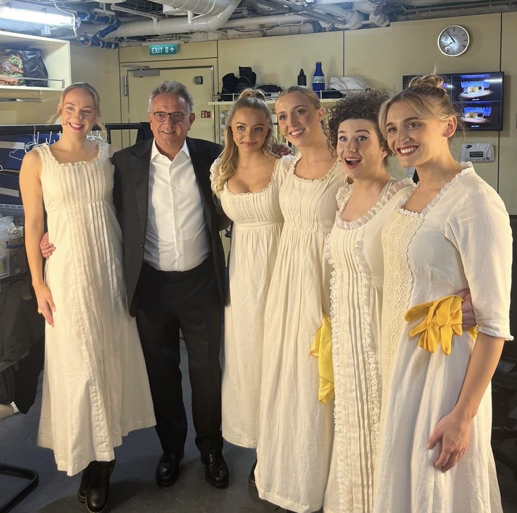 Last night this happened… premiere of ⁦<a href="/pandpsortof/">prideandprejudicesortof</a>⁩ on board ⁦<a href="/cunardline/">cunardline</a>⁩ new ship with a v surprise appearance of ⁦<a href="/isobel_mcarthur/">Isobel McArthur</a>⁩ as Elizabeth Bennett a part she’d never played before #7hoursrehearsal #showwillgoon