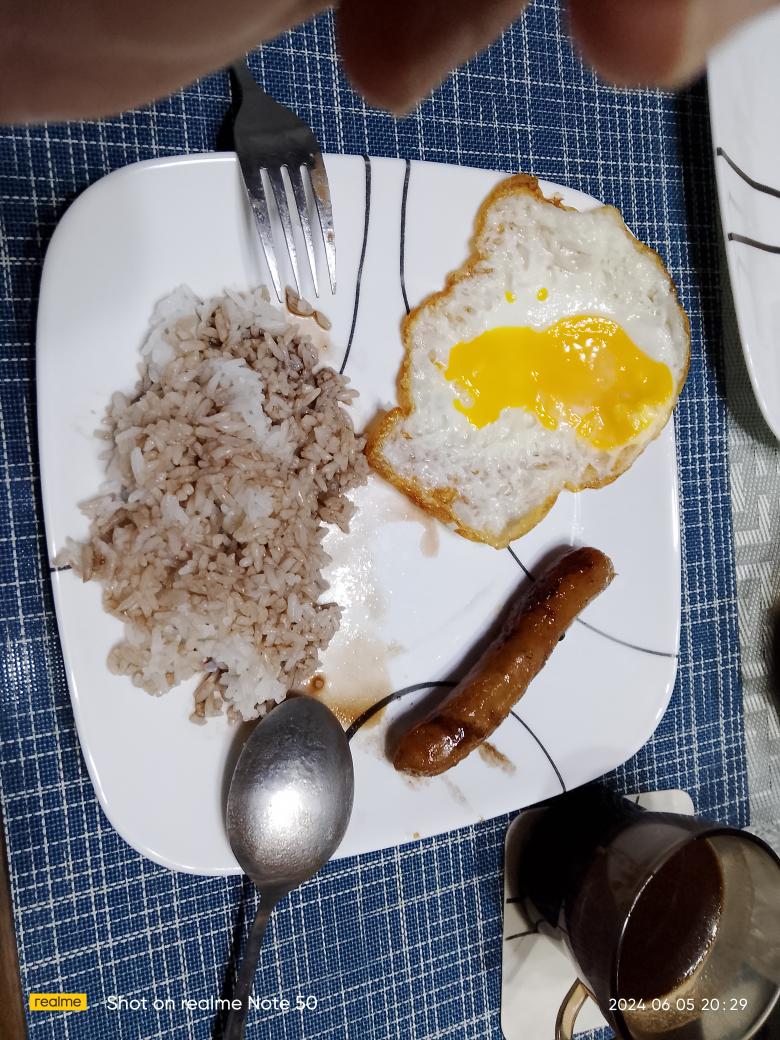 tristanabantao's tweet image. All day breakfast na tosilog pero sa gabi.

#alldaybreakfast
#tosilog
#realmenote50