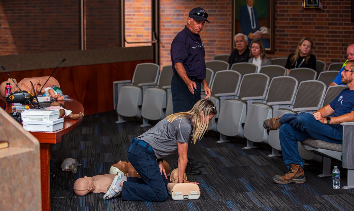 MiamisburgOH's tweet photo. We want to thank the @Miami_Valley_FD for stopping by to give our city employees life-saving #firstaid and #CPR training.

Basic first aid and CPR are invaluable skills because they allow you to provide medical care and help someone injured until #firstreponders arrive. 🚒🧑‍🚒🚨 https://t.co/8es1h6jj8Y