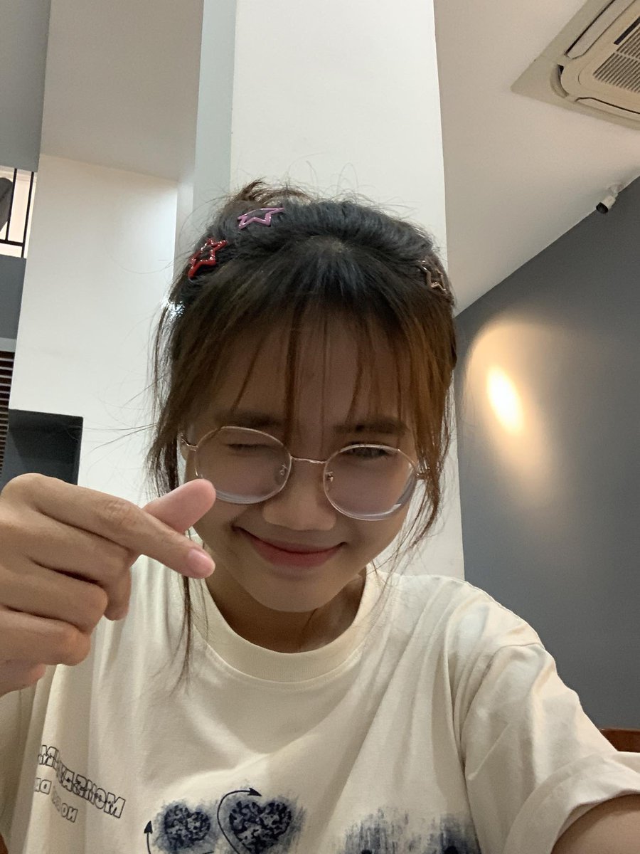 IPAS010605's tweet photo. Mình hỗ trợ dịch vụ app trung 
Cần uy tín ib zola/0394.766. Bảy tám không https://t.co/q8dL725y3q