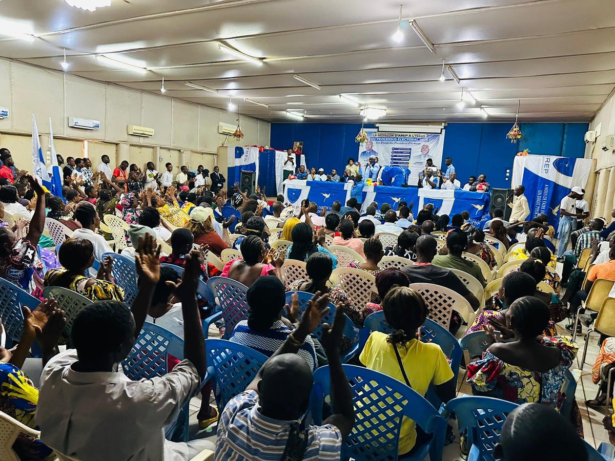 JBanzinga's tweet image. #Redynamisation du parti au Kongo Central,La Fédération AREP/KC a organisé sa rentrée politique 2024 à BOMA en présence du camarade #Dey_MÜLLER de l&apos;AREP/PARIS,le fédéral J.J BANZINGA a une fois de plus féliciter l&apos;autorité de référence Me Guy LOANDO. @GuyLoando_ @AlphaLima1919