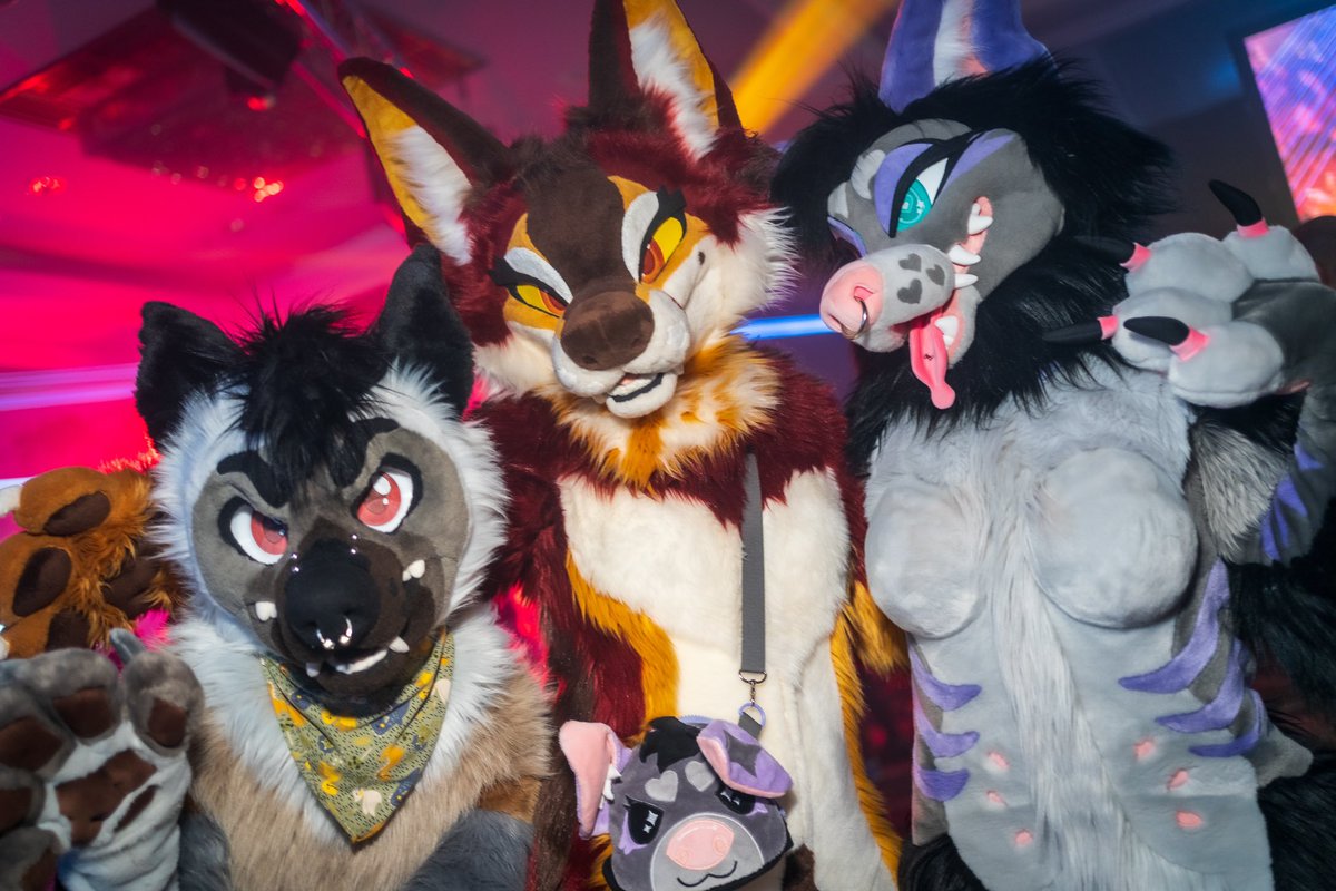 Sam 🥦🥑 (@stopidkatt) on Twitter photo Come on go dance with them, I promise they won’t bite 🙄 or maybe they will ✨
📸 <a href="/NeapolitanPubby/">🍨Sundae🍦 🔜 CFZ</a>
#cfz2024 #furry #fursuit #fursuiter #furryrave #furrycon Come on go dance with them, I promise they won’t bite 🙄 or maybe they will ✨
📸 <a href="/NeapolitanPubby/">🍨Sundae🍦 🔜 CFZ</a>
#cfz2024 #furry #fursuit #fursuiter #furryrave #furrycon