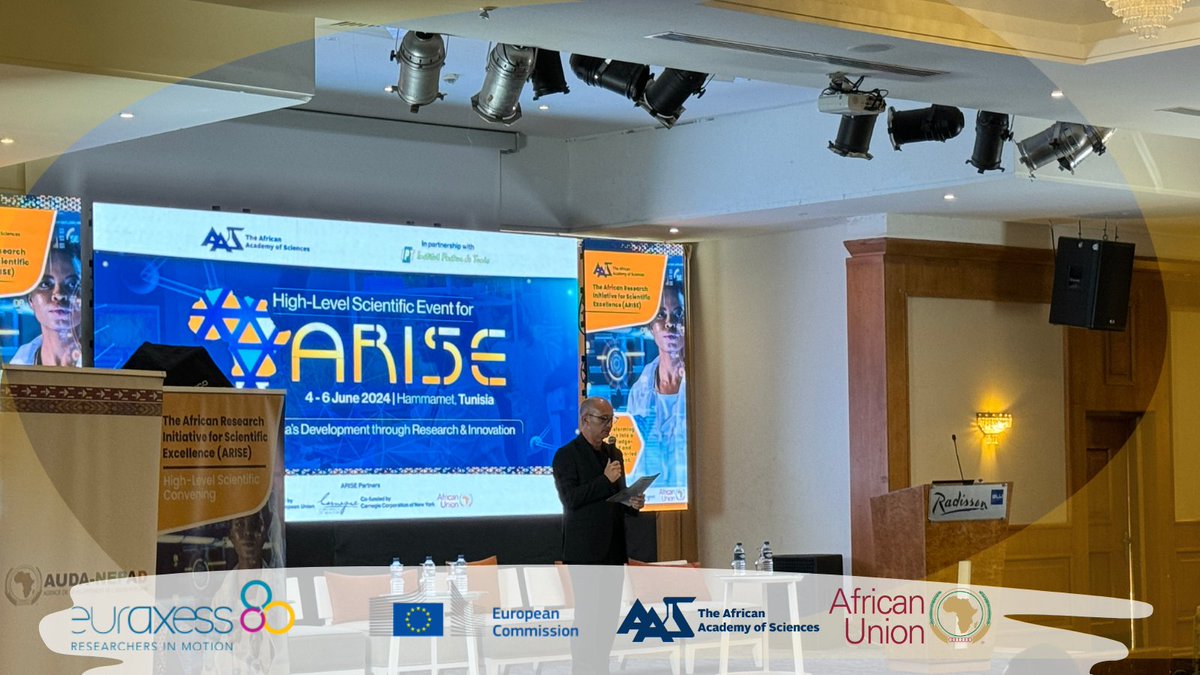 EURAXESSAfrica's tweet photo. 📸 Photos vividly captured moments of dynamic exchange among representatives from the @EU_Commission (EC), the @AASciences , and senior Tunisian R&I officials at the #EURAXESS stand 🚀
☞Read more 👇
https://t.co/DEoXCzoTm2
#EUAfrica #HorizonEU #ARISE2024 #AfricanScience https://t.co/rAW4Zcb2oA