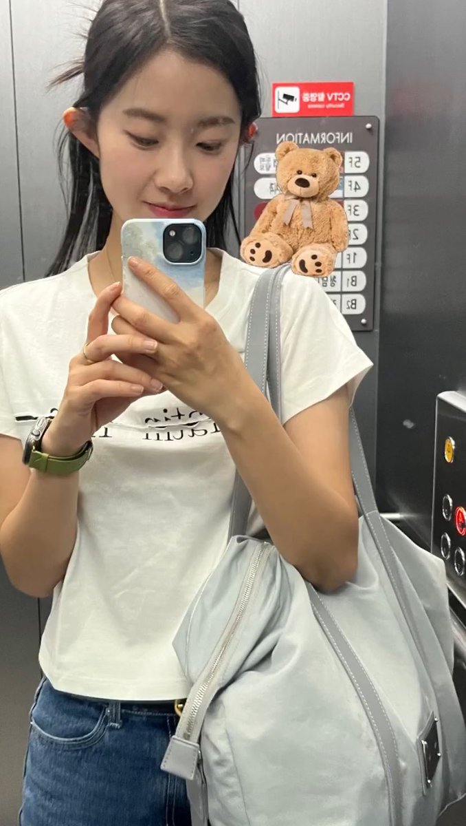 MinApreciousss's tweet photo. MinA Instagram update 💕💕💕💕
#김민아 #kimminA @bloomingtale https://t.co/G60aEWJGi7