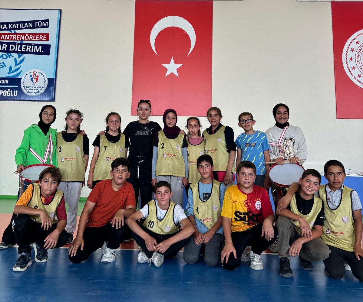 Ahmet Temel (@ahmettemel38) on Twitter photo “2. Geleneksel Oyunlarla Değerlerimi Yaşıyorum” projesi 7. Sınıflar Kaleli Yakan Top Oyununda <a href="/azam_ilk/">Şehit Azam Güdendede İlk/Ortaokulu(Eskil/Tosun)</a> ilçe şampiyonu olmuştur.
<a href="/tcmeb/">Millî Eğitim Bakanlığı</a> <a href="/aksarayvaliligi/">T.C. Aksaray Valiliği</a> <a href="/Aksaray_MEM/">Aksaray İl Millî Eğitim Müdürlüğü</a> <a href="/Eskil_MEM/">Eskil İlçe Milli Eğitim Müdürlüğü</a> <a href="/TC_Eskil/">T.C. Eskil Kaymakamlığı</a> <a href="/brahimKler2/">İbrahim Kılıçer</a> <a href="/MihmanALTINTOP/">Mihman ALTINTOP</a> <a href="/malikumbuzoglu/">Mehmet Ali Kumbuzoğlu</a> <a href="/metinalpaslan40/">Metin Alpaslan</a> “2. Geleneksel Oyunlarla Değerlerimi Yaşıyorum” projesi 7. Sınıflar Kaleli Yakan Top Oyununda <a href="/azam_ilk/">Şehit Azam Güdendede İlk/Ortaokulu(Eskil/Tosun)</a> ilçe şampiyonu olmuştur.
<a href="/tcmeb/">Millî Eğitim Bakanlığı</a> <a href="/aksarayvaliligi/">T.C. Aksaray Valiliği</a> <a href="/Aksaray_MEM/">Aksaray İl Millî Eğitim Müdürlüğü</a> <a href="/Eskil_MEM/">Eskil İlçe Milli Eğitim Müdürlüğü</a> <a href="/TC_Eskil/">T.C. Eskil Kaymakamlığı</a> <a href="/brahimKler2/">İbrahim Kılıçer</a> <a href="/MihmanALTINTOP/">Mihman ALTINTOP</a> <a href="/malikumbuzoglu/">Mehmet Ali Kumbuzoğlu</a> <a href="/metinalpaslan40/">Metin Alpaslan</a>