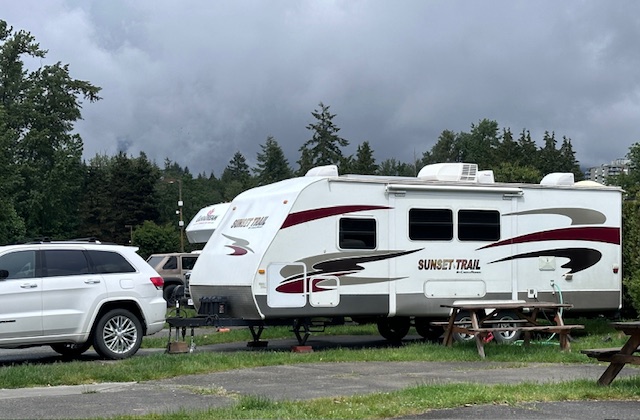 swiftrvrepairs's tweet image. L👀king for a brand new Decal Package? We can do that! 
Check out this Sunset Trail travel trailer from 2008! 😲👍
Check this Link 👉 loom.ly/Y73dhI4 
and book an appointment! We Get You on the Road Again! 
Safe &apos;n Sound ànd looking like new! 403-919-4911 #swiftrvrepairs