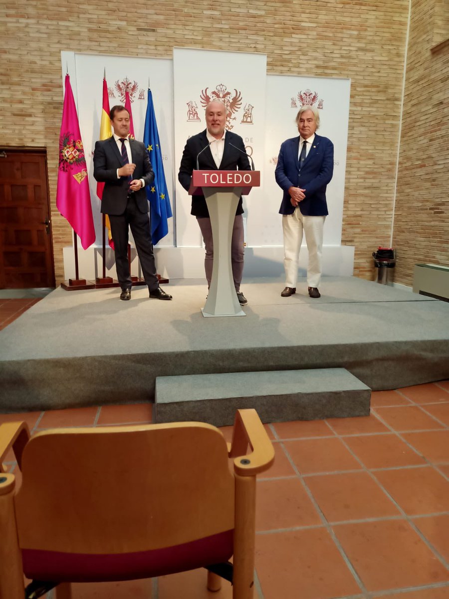hugoac's tweet photo. Toledo press conference after our evaluation visit. https://t.co/vsqpX6H5Md