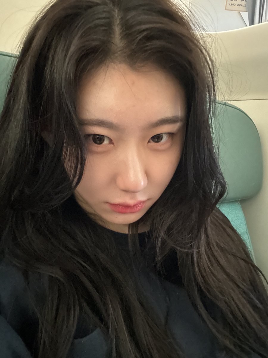 chaeryeong pics tweet media