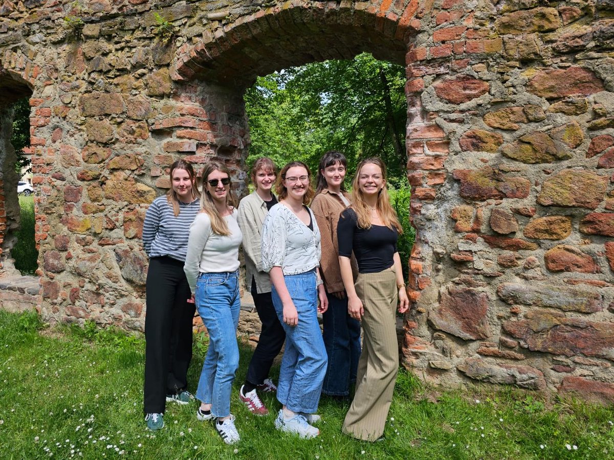 Cognitive Neuroendocrinology (@cognneuroend) on Twitter photo Our lab had an amazing time at beautiful Kloster Nimbschen during the retreat of <a href="/MPI_CBS/">MPI für Kognitions- & Neurowissenschaften</a>'s Neurology Department. Many thanks to director <a href="/arnovillri/">Arno Villringer</a> for this perfect blend of social interactions & scientific exchange 🌟Together, we empower neuroendocrine research! 💪🧠 Our lab had an amazing time at beautiful Kloster Nimbschen during the retreat of <a href="/MPI_CBS/">MPI für Kognitions- & Neurowissenschaften</a>'s Neurology Department. Many thanks to director <a href="/arnovillri/">Arno Villringer</a> for this perfect blend of social interactions & scientific exchange 🌟Together, we empower neuroendocrine research! 💪🧠
