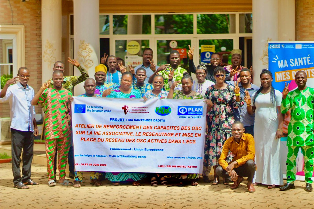 YouthInitiativ6's tweet photo. 🚀 Du 4 au 5 juin 2024, les responsables d'OSC a l'Hôtel Céline, #Ketou, pour créer un réseau dédié à l'Éducation Complète à la Sexualité. 🌍✨ 
Merci aux participants des communes de #Dangbo, #Adjohoun, #Bonou, #AdjaOuèrè, #Pobè et #Kétou pour leur engagement! 
#Bénin https://t.co/d7XoeXtrmh