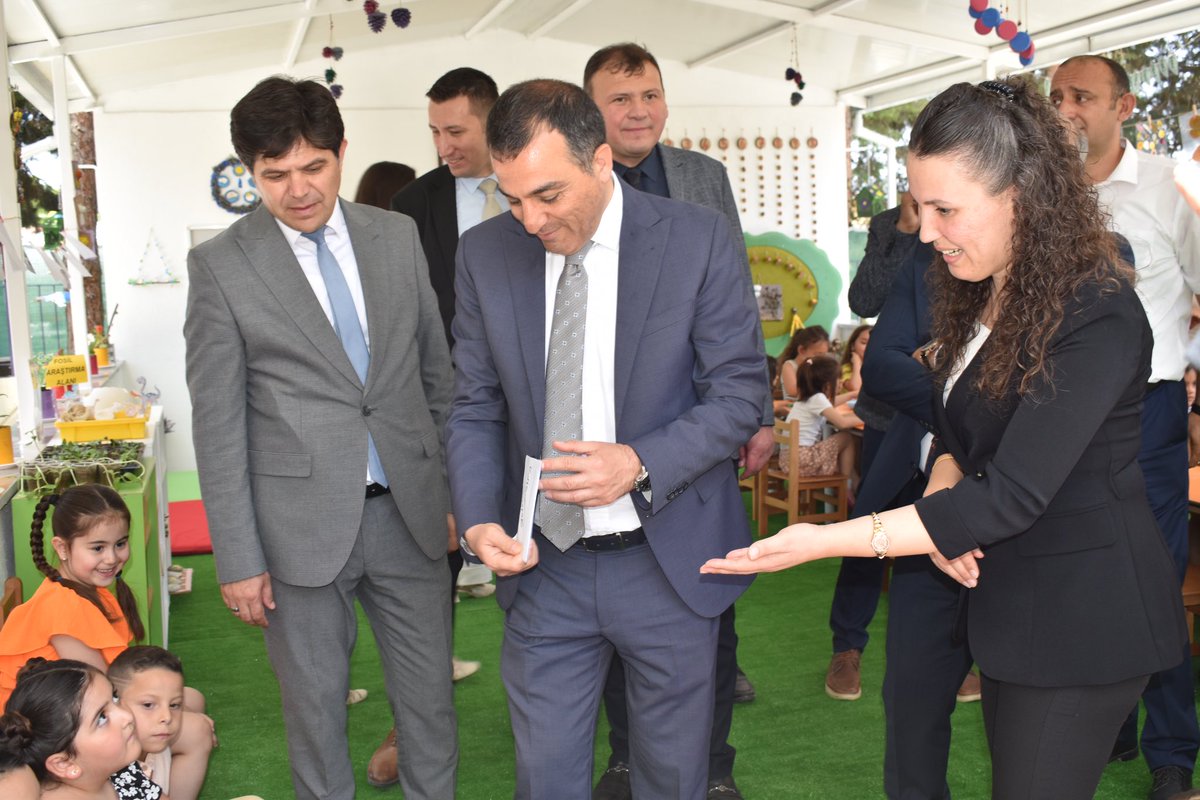 Valimiz Sayın Türker ÖKSÜZ, ilimiz protokolü, öğretmenlerimiz ve öğrencilerimiz, Şirinevler Anaokulumuzda yapılan “Doğa Sınıfı” nın açılış programına katıldı. 
<a href="/tcmeb/">Millî Eğitim Bakanlığı</a> <a href="/Yusuf__Tekin/">Yusuf Tekin</a> <a href="/Burdurvalilik/">T.C. Burdur Valiliği</a> <a href="/valiturkeroksuz/">Dr. Türker Öksüz</a> <a href="/Muhammed0744/">Muhammed ÖZDEMİRCİ</a>