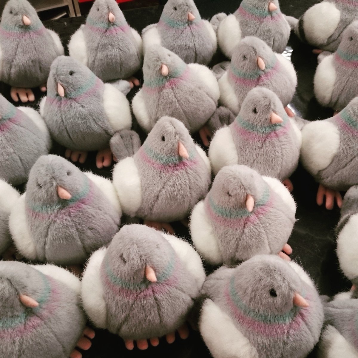 小峰玩具のドバトを引き継いで販売してくださっている童心さんの