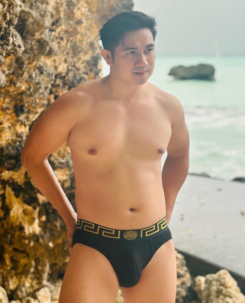 BrotherTv5's tweet photo. Temanin ke pantai yokk 😎💦 https://t.co/a9zM1Bd6Od