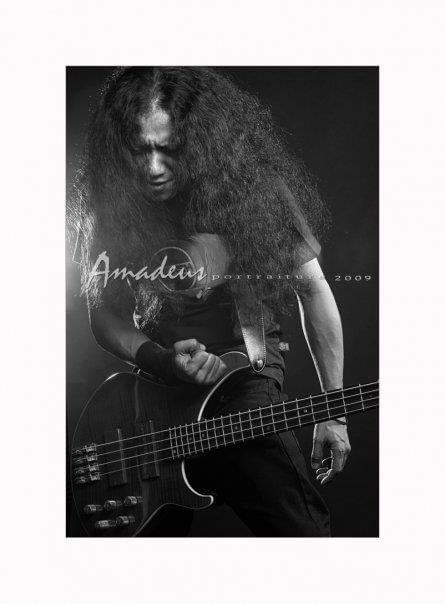 XtremeMerch's tweet photo. Turut berduka cita atas meninggalnya Ex Bassist Edane, Iwan Xaverius, semoga beliau tenang di sisi-Nya 🥀 https://t.co/h0MWyXlfrb