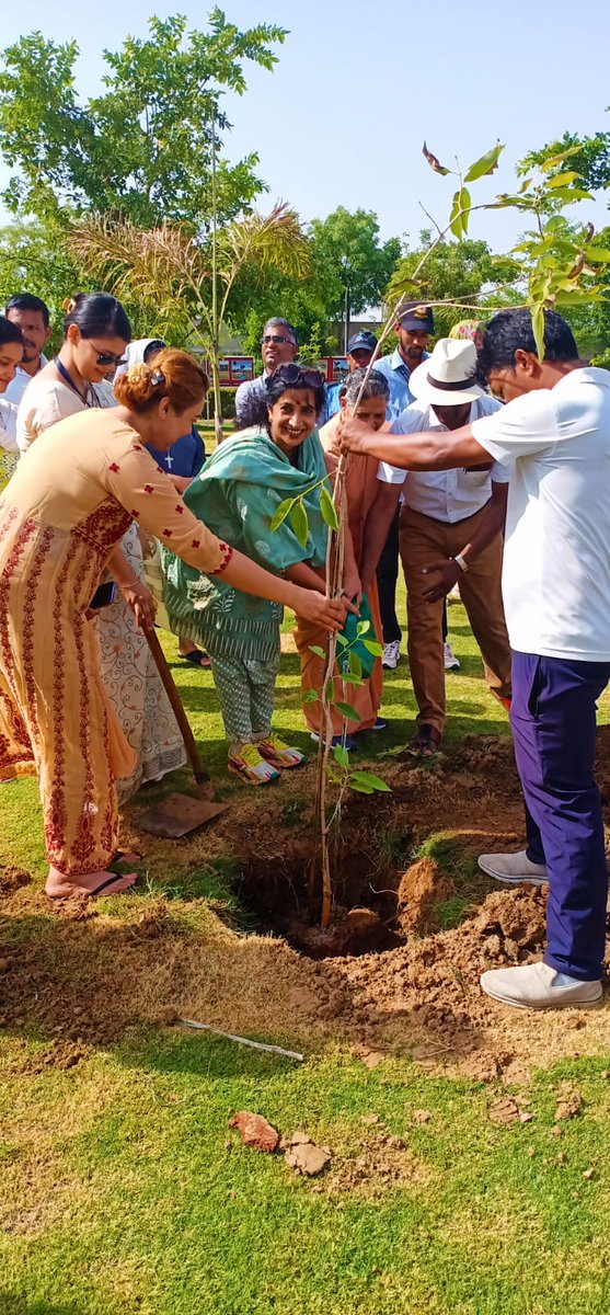 NssRajasthan's tweet photo. विश्व पर्यावरण दिवस आयोजन, पौधरोपण, सेंट ज़ेवियर्स महाविद्यालय, नेवटा, जयपुर। #NSS @_NSSIndia @PMOIndia @RajCMO @YASMinistry @DrPremBairwa https://t.co/jdP9Ni3Jzd
