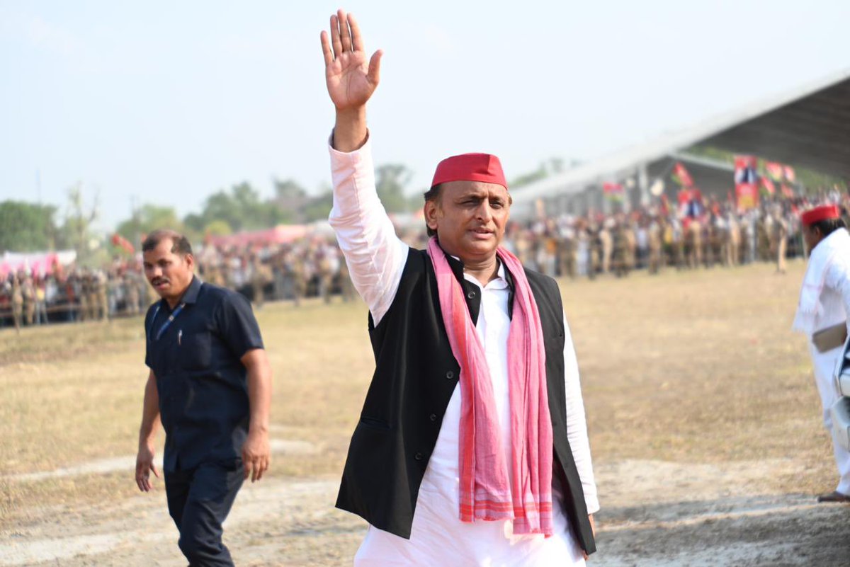 37 लोकसभा सीटों के साथ देश की तीसरी सबसे बड़ी पार्टी बनकर उभरी समाजवादी पार्टी…हर तबके ने दिल खोलकर वोट दिया है
<a href="/yadavakhilesh/">Akhilesh Yadav</a> को…   टीपू अब सुल्तान है…