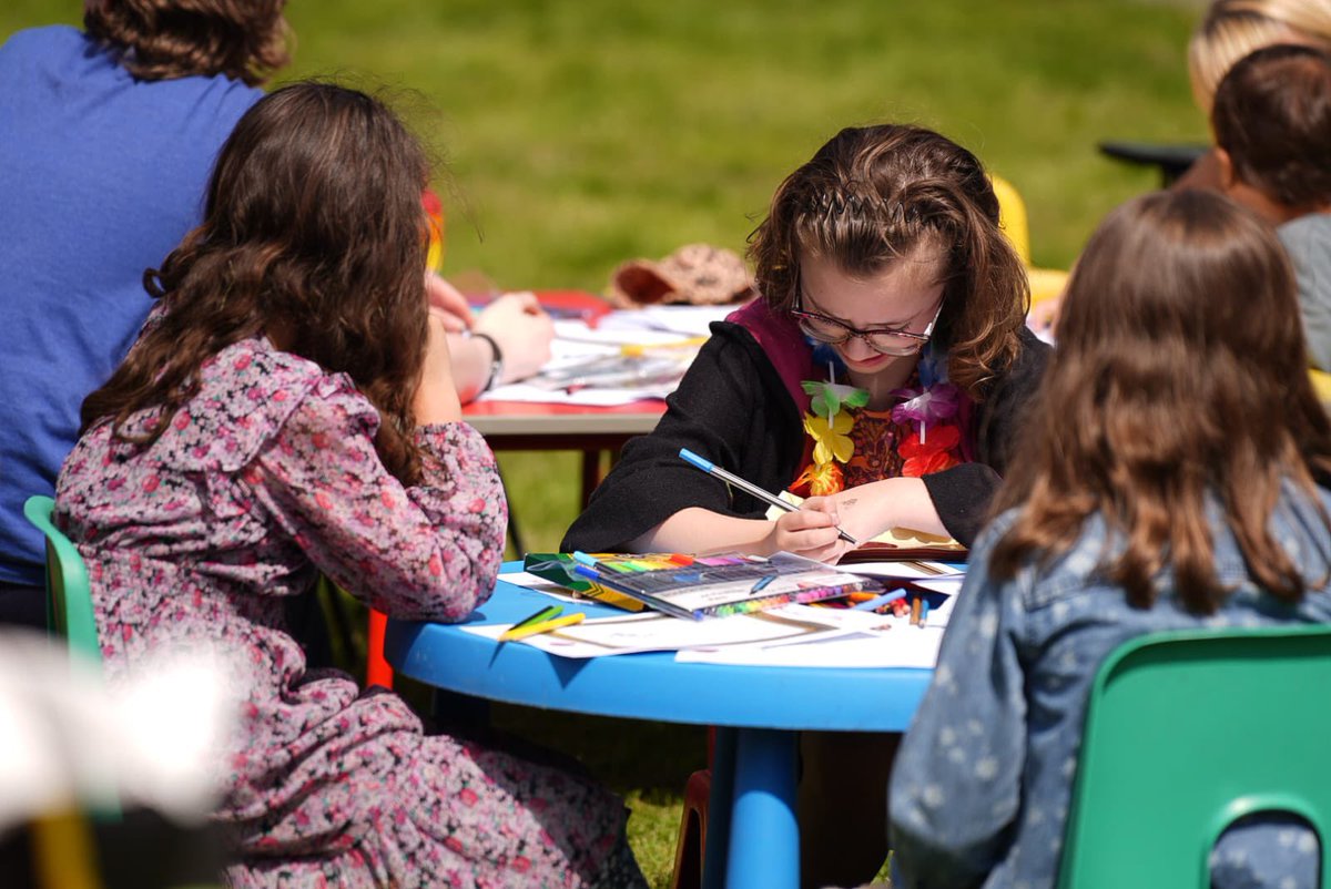 Arvon (@arvonfoundation) on Twitter photo Over the weekend, families came together for Arvon’s Family Fun Day. Children created poems, many for the first time, and adults enjoyed readings from poets like <a href="/RaymondAntrobus/">🦻🏽Raymond Antrobus</a> and <a href="/ZaffarKunial/">Zaffar Kunial</a>.
We had outdoor music, dress up and even giant handmade puppets 🦊🎶✍️ Over the weekend, families came together for Arvon’s Family Fun Day. Children created poems, many for the first time, and adults enjoyed readings from poets like <a href="/RaymondAntrobus/">🦻🏽Raymond Antrobus</a> and <a href="/ZaffarKunial/">Zaffar Kunial</a>.
We had outdoor music, dress up and even giant handmade puppets 🦊🎶✍️