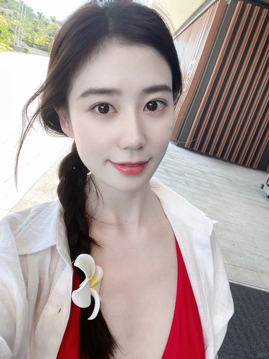 ColterWini3841's tweet photo. 阿姨 少女 少妇   你们都喜欢哪个呢？
有喜欢少妇的嘛？肤白貌美大长腿。喜欢的可以私信噢。#近距离可线下 https://t.co/pndfdjwLbO