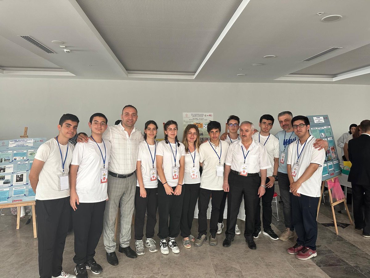 Snalharezmi's tweet photo. Yıl sonu harezmi şenliğindeyiz. https://t.co/iVR5OlY7pN