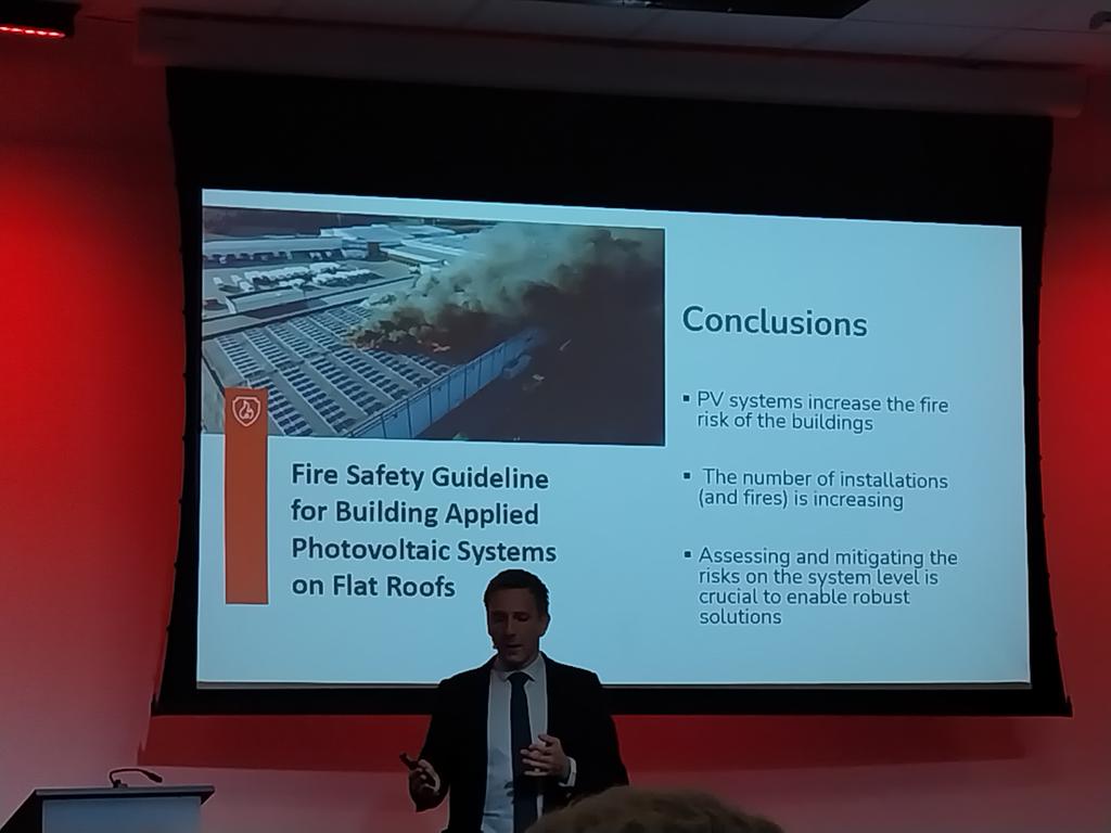 #fss2024 we kijken naar de onderdelen van zonnepanelen maar niet naar het systeem. Met de verplichting om hoe langer hoe meer panelen te plaatsen, wordt dit hoe langer hoe relevanter.