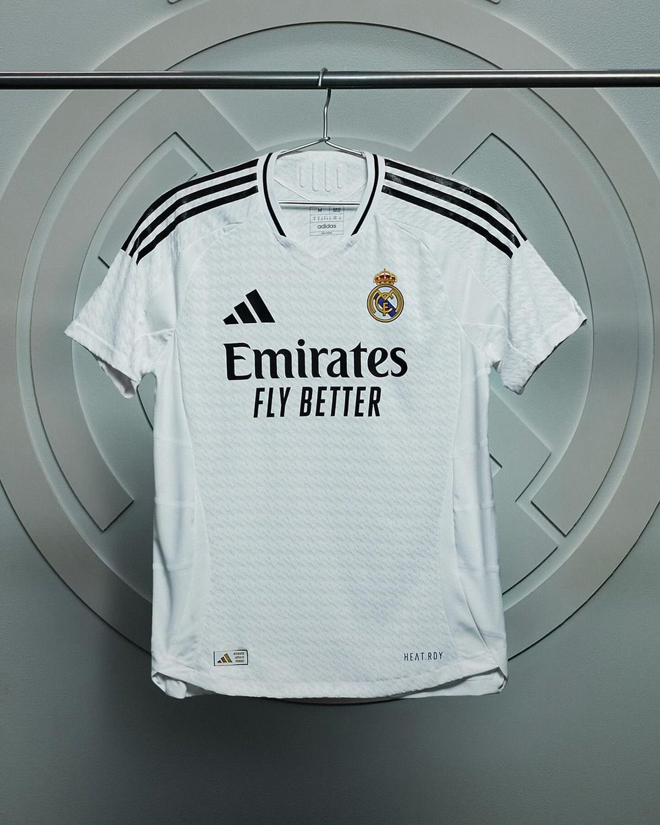 MadridismoreaI's tweet photo. 🚨🤍 SORTEO DE LA NUEVA EQUIPACIÓN DEL REAL MADRID 🚨🤍

Requisitos para participar: 

1- Dar RT este tuit.
2- Seguir a @Ctinfo_17 y a @MadridismoreaI 

*OPCIONAL* 
Mencionar a un amigo (doble participación)

El ganador podrá elegir el dorsal. 

Ganador: sábado 8 de junio 🍀 https://t.co/nu9GO8IX0i