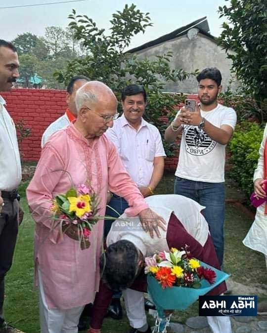 himachal_abhi's tweet image. कांगड़ा-चंबा संसदीय सीट से बीजेपी के टिकट पर जीत दर्ज करवाने वाले डॉ राजीव भारद्वाज ने पालमपुर पहुंचकर पूर्व सीएम शांता कुमार का आशीर्वाद लिया।
#drrajeevbhardwaj #shantakumar #bjp4himachal #himachalabhiabhi #analpatrwal #drrajeevbindal #jairamthakur #jpnadda