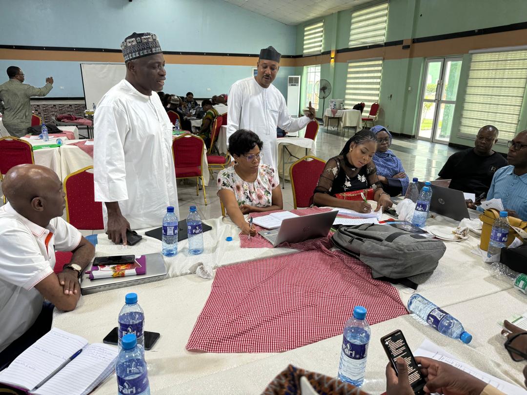 abukurfi's tweet photo. The @NhisNg  with support from key stakeholders such as the @FCDOGovUK lafiya project, @NigeriaIHP @LHSSproject @results4dev and @SFHNigeria is reviewing its 10 Year Strategic Plan to align with emerging issues in the health and health insurance ecosystem. https://t.co/XlsBPlxVqP