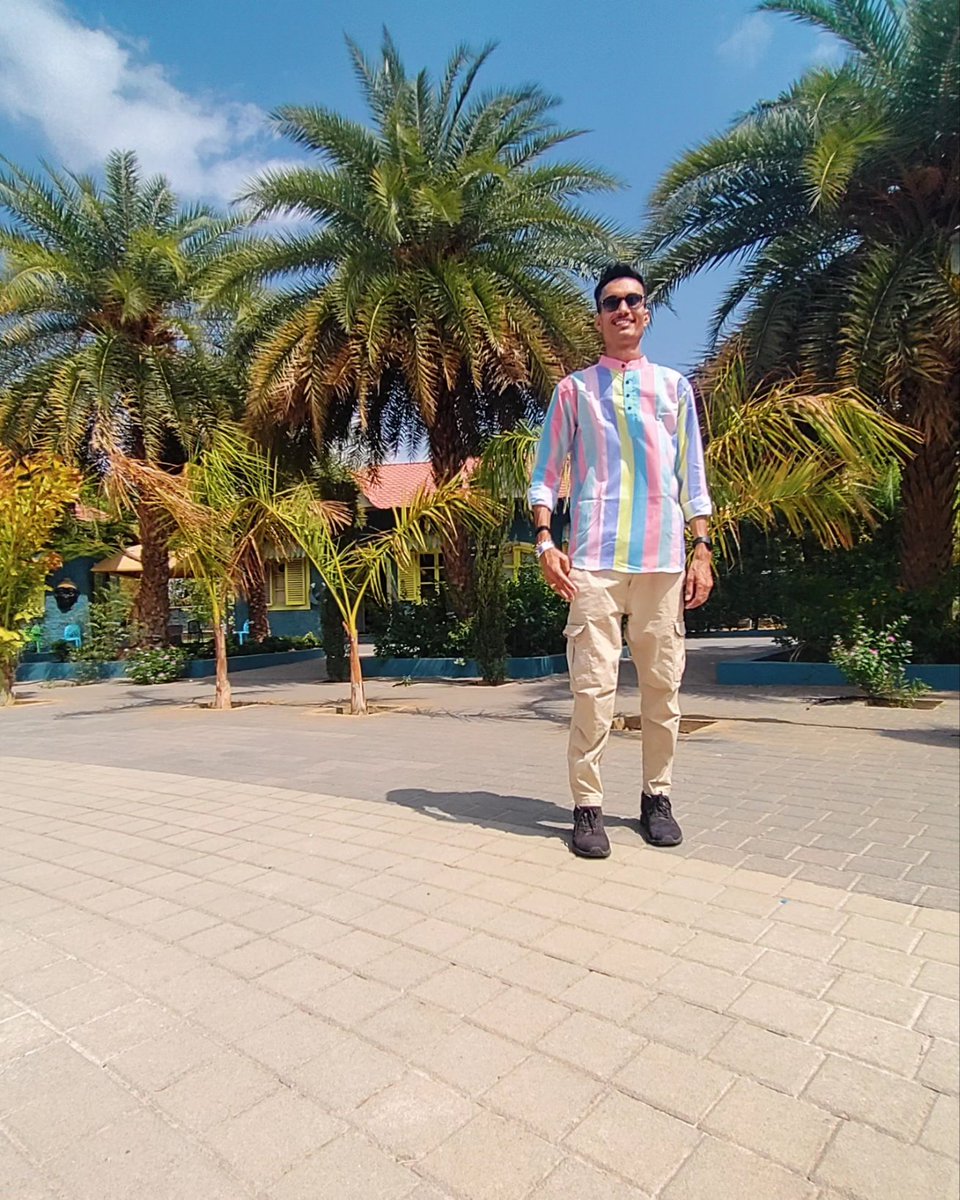 kaushal_tr18's tweet photo. Summer Days...... 🏡🌴💙✨ https://t.co/DGUPl7t9ic