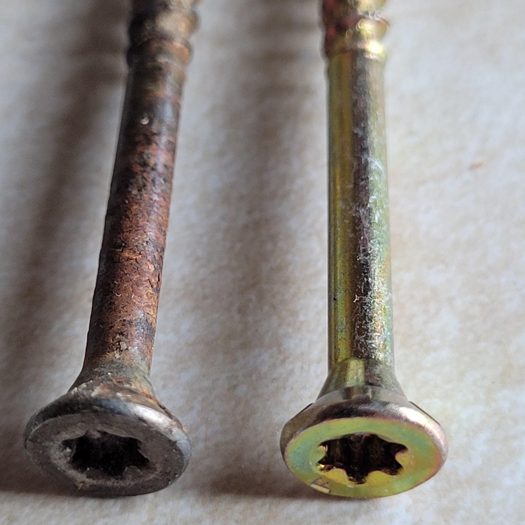 forgefastelite's tweet photo. This is the result of using the wrong screws to build your dream decking; 
Rusted screws and a warped, lifted deck after only 1 year of fitting! Invest in your decks with our ForgeFast Decking screws which will provide fast installation whilst giving you long lasting results! https://t.co/CqYnAzygjb