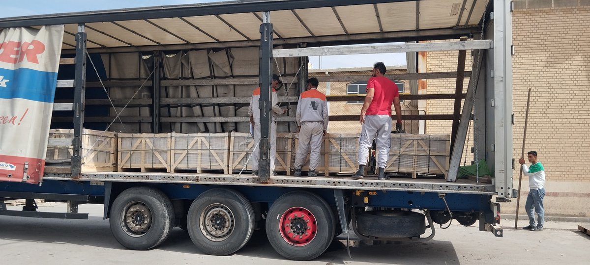 NeginSang's tweet photo. 🚀 Exciting News! Our premium 30x60 limestone tiles are now available in Russia! 🇷🇺 Perfect for flooring, walls, and pathways. Superior quality and elegant design for your construction needs. Contact us for more info! 🌍📦 #Limestone #Export #Russia #BuildingMaterials #HomeDesign https://t.co/65xMdeklbw