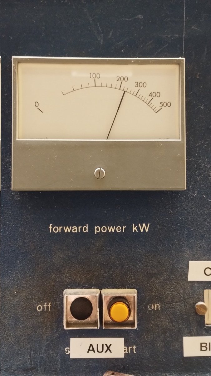 I do like this rig!! Sender 82 - Marconi B6124