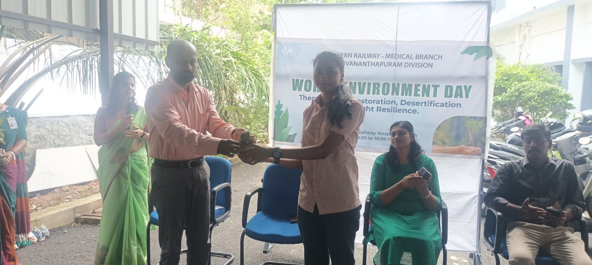 drm_tvc's tweet photo. As part of #WorldEnvironmentDay2024 observance, sapling and cloth bag were distributed at Railway hospital, Pettah by CMS/TVC. An awareness session on conservation efforts was led by Smt.Anu Asok, Co-founder,Varsya Eco solution Pvt Ltd.

#SouthernRailway #TVCSRUpdates https://t.co/QQpZ2qKZEf