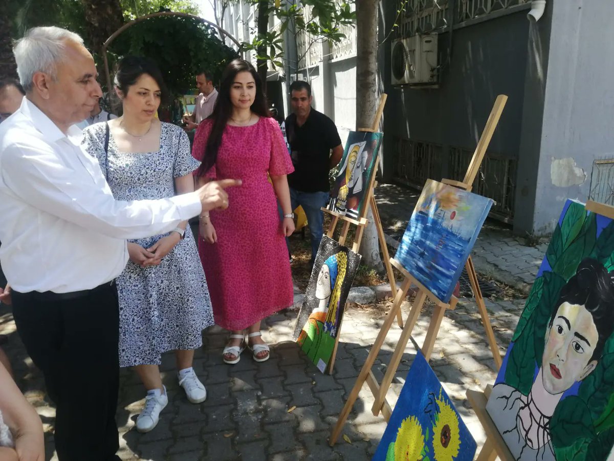 İhsan Erturgut Ortaokulu'nda Yıl  Sonu Sergisi Açıldı. <a href="/tcmeb/">Millî Eğitim Bakanlığı</a> <a href="/il_mem_45/">Manisa İl Millî Eğitim Müdürlüğü</a> <a href="/TurgtluKaymkmlk/">Turgutlu Kaymakamlığı</a> <a href="/m_ugurelli/">Mehmet UĞURELLİ</a> <a href="/KapankayaSelami/">SelamiKapankaya</a>  <a href="/mehmett_olmez/">Mehmet Ölmez</a>