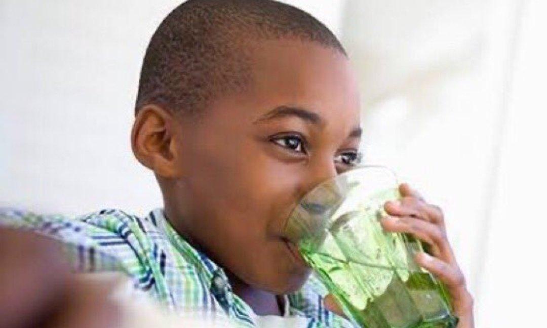 PrettyHlalosang's tweet photo. Loll #ThaboBester is still gonna trick you guys😂😂 all of a sudden you're touched by his speech, letlo ropiwa mo!😂😂 https://t.co/iMylxy3k7r
