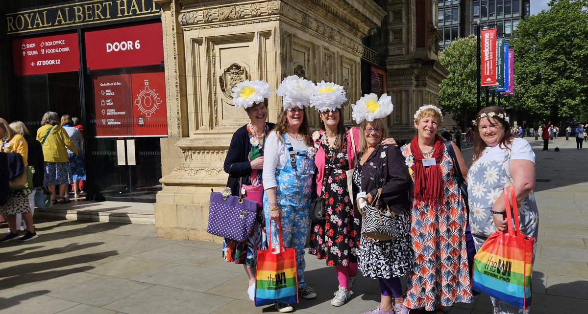 WomensInstitute's tweet photo. Great to see the Daisies again! Admins of the Unofficial WI FB group #WIAM24 https://t.co/4hcZS3QBsW