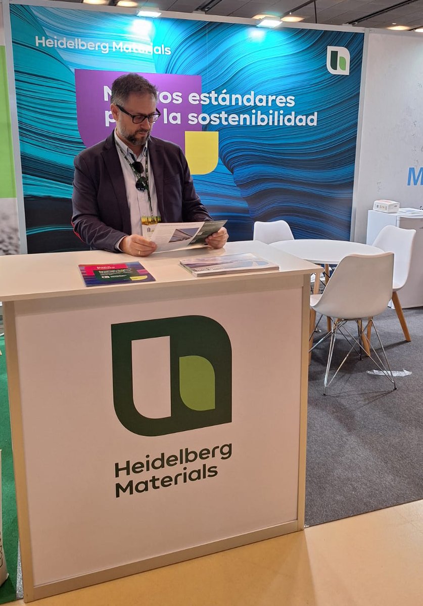 hd_materialsES's tweet photo. 📢 Abre sus puertas el primer Congreso sobre el #hormigón. Dos días (5 y 6 de junio) en Zaragoza donde presentaremos grandes novedades en torno a productos con baja huella de carbono y circulares #evoZero #evoBuild
📍 Te esperamos en el stand 29 ¡No te lo pierdas! #ANEFHOP https://t.co/58OfwE53UW