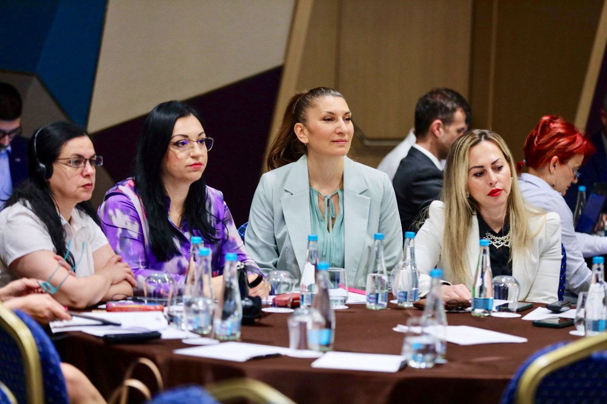 MZakonjsek's tweet photo. Full #WesternBalkans house for the #GreenMobilitySummit warmup: Green Practices in Transport & Sustainable Urban Mobility workshop in Sarajevo by TCT & @giz_gmbh.
Implementing Sustainable Urban Mobility Plans & greening our public transport vehicles is🔑 the key to success! https://t.co/6KCDuqHxPz