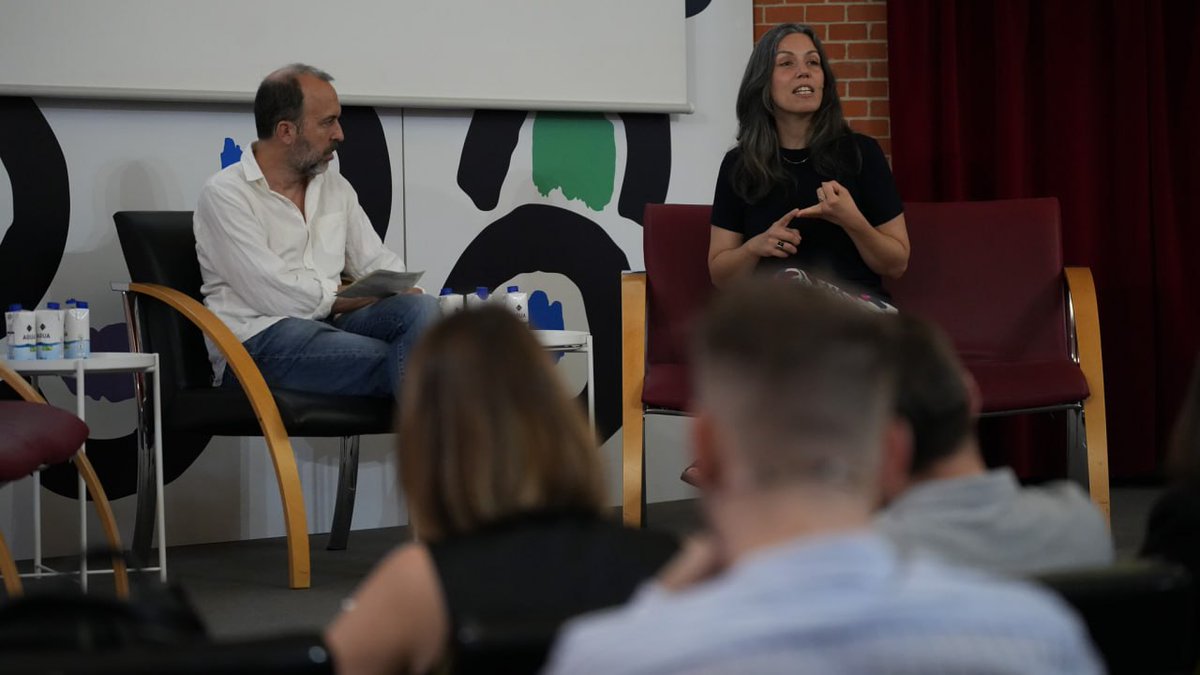 💭 El capitalismo de vigilancia utiliza la desinformación para extraer los datos personales❕

<a href="/minipetite/">Marta Peirano</a>: "El trabajo de un periódico es decidir lo que es noticia y lo que no. Nuestro trabajo es jerarquizar la información y contextualizarla."

Además añade que la medida