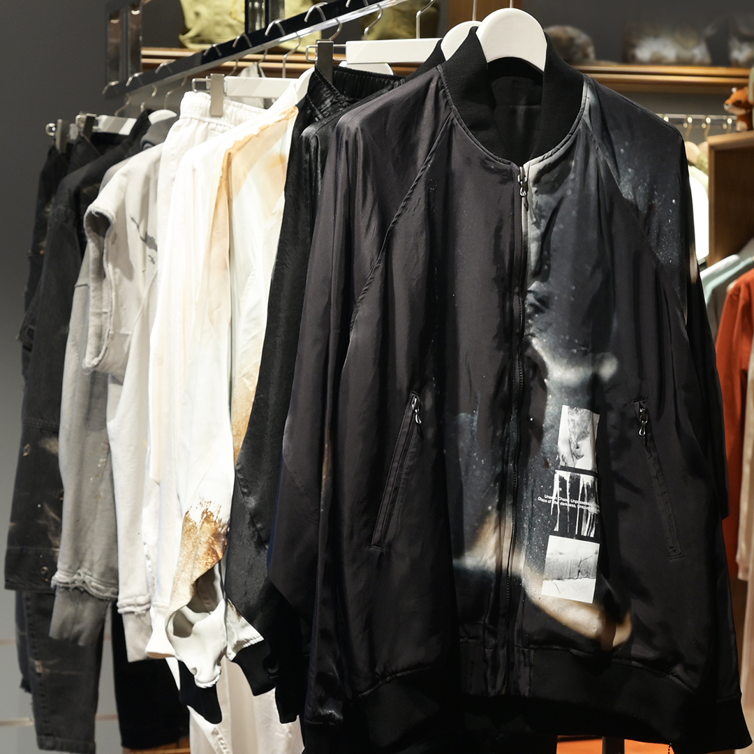 isetanmens's tweet photo. ＜ユリウス＞の2024年プレフォールコレクションが、メンズ館6階 メンズクリエーターズに到着。伊勢丹新宿店限定アイテムも同時発売！🌙
https://t.co/XkW9JpZ2WP
#伊勢丹 #伊勢丹メンズ #メンズ #ファッション #ユリウス #julius_7 https://t.co/3Z0ve3HVbl