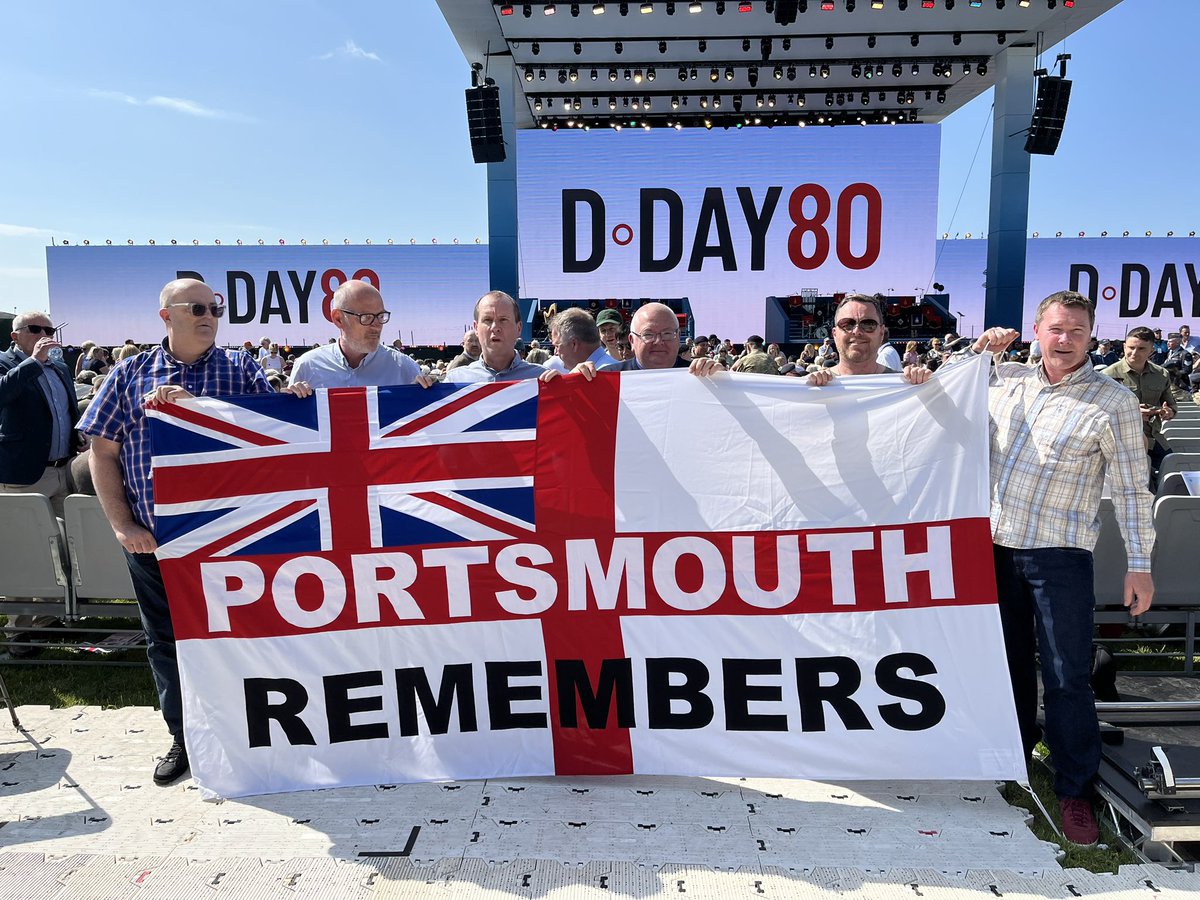dayersfs's tweet photo. Portsmouth Remembers #DDay80 https://t.co/MEzfsKfWiB