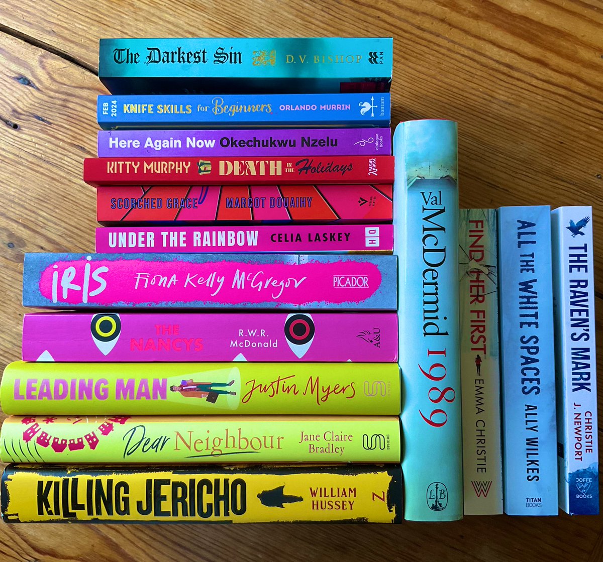 emstylesauthor's tweet photo. Happy Pride! 🏳️‍🌈🏳️‍⚧️ Some queer fiction and authors for you, award winners, bestsellers, the works. Check them out at your local library or bookshop. I’ll be adding to this stack tonight at @HachettePride’s Pride in Writing at @WaterstonesPicc, see you there #pridemonth #LGBTQbooks https://t.co/cEu8bht0qc