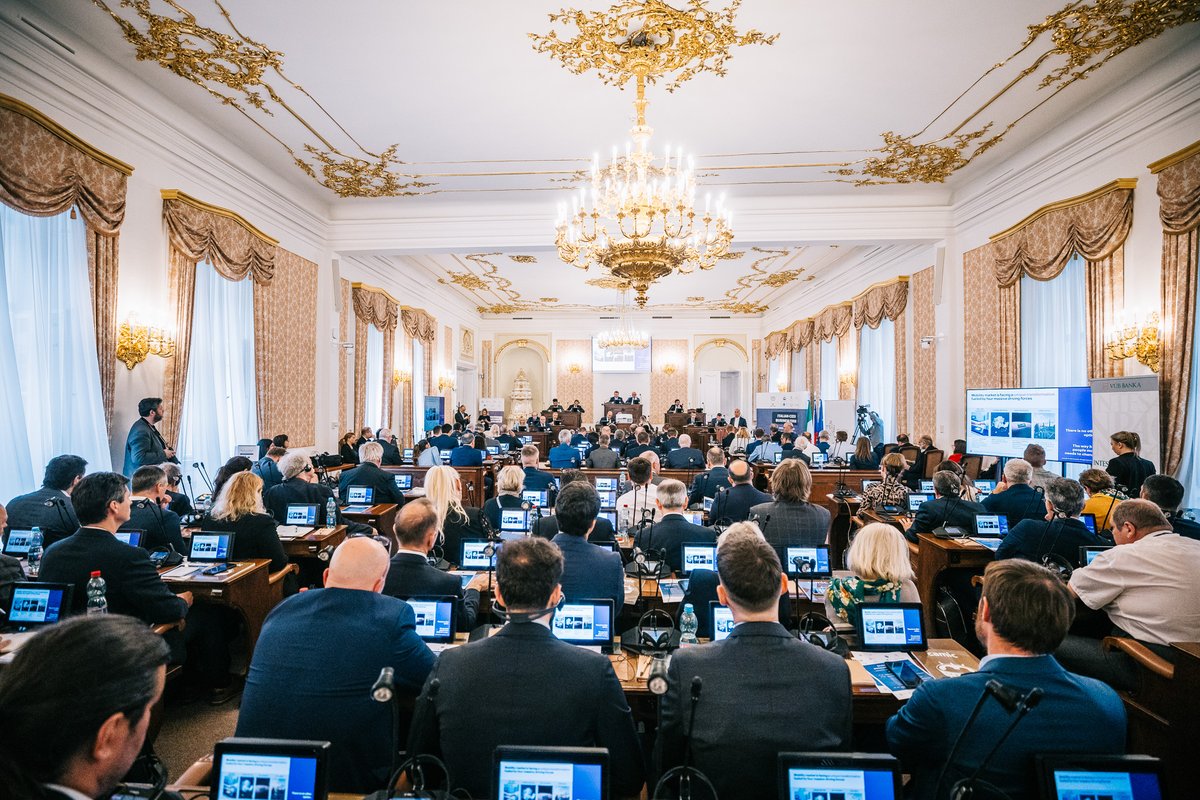 A pleasure to talk about RoadTwin and <a href="/InnoConnect_net/">InnoConnect</a> work in the CZ Parliament, within the Italian-Czech Business Forum on innovation and future mobility. Got a very positive feedback on #GLayer and RoadTwin software, our data analysis and traffic modelling tools, and <a href="/biped_EU/">BIPED - Positive Energy Districts</a>