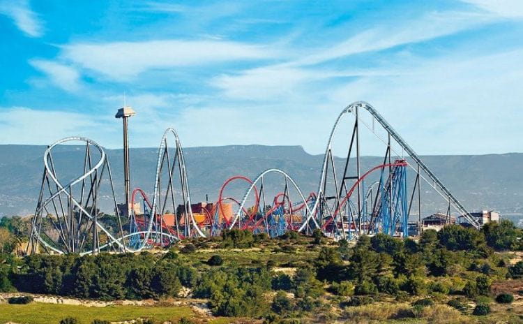Ahir va ser el segon i darrer dia de les colònies de 1r d'ESO. A l'hotel de Cambrils vam tenir-hi una estona de piscina a la tarda del primer dia i, tot ahir, el vam passar a Port Aventura. Dos dies han donat per molt i ens ho hem passat genial!!! 🎢🎢⛲🎠🎡