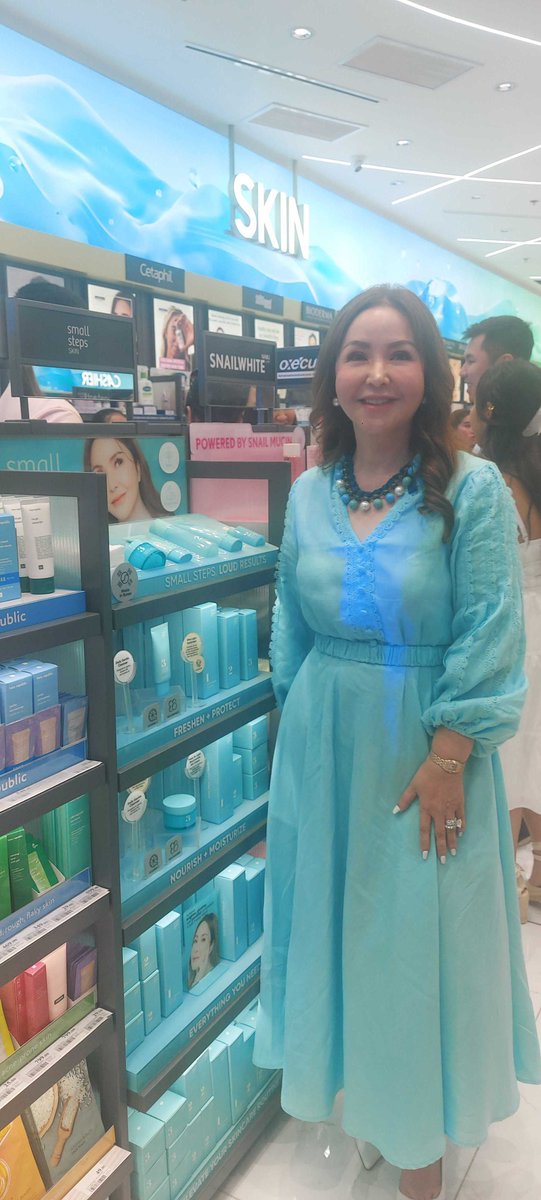 PhilstarNews's tweet photo. Socialite-YouTuber Small Laude launches new skincare line Small Steps Skin at Watsons' new store opening in SM Mall of Asia earlier today.
#TheBigComeback #WatsonsPH | via https://t.co/tNUZ81OADG Bernardo https://t.co/PKExEBnDFW
