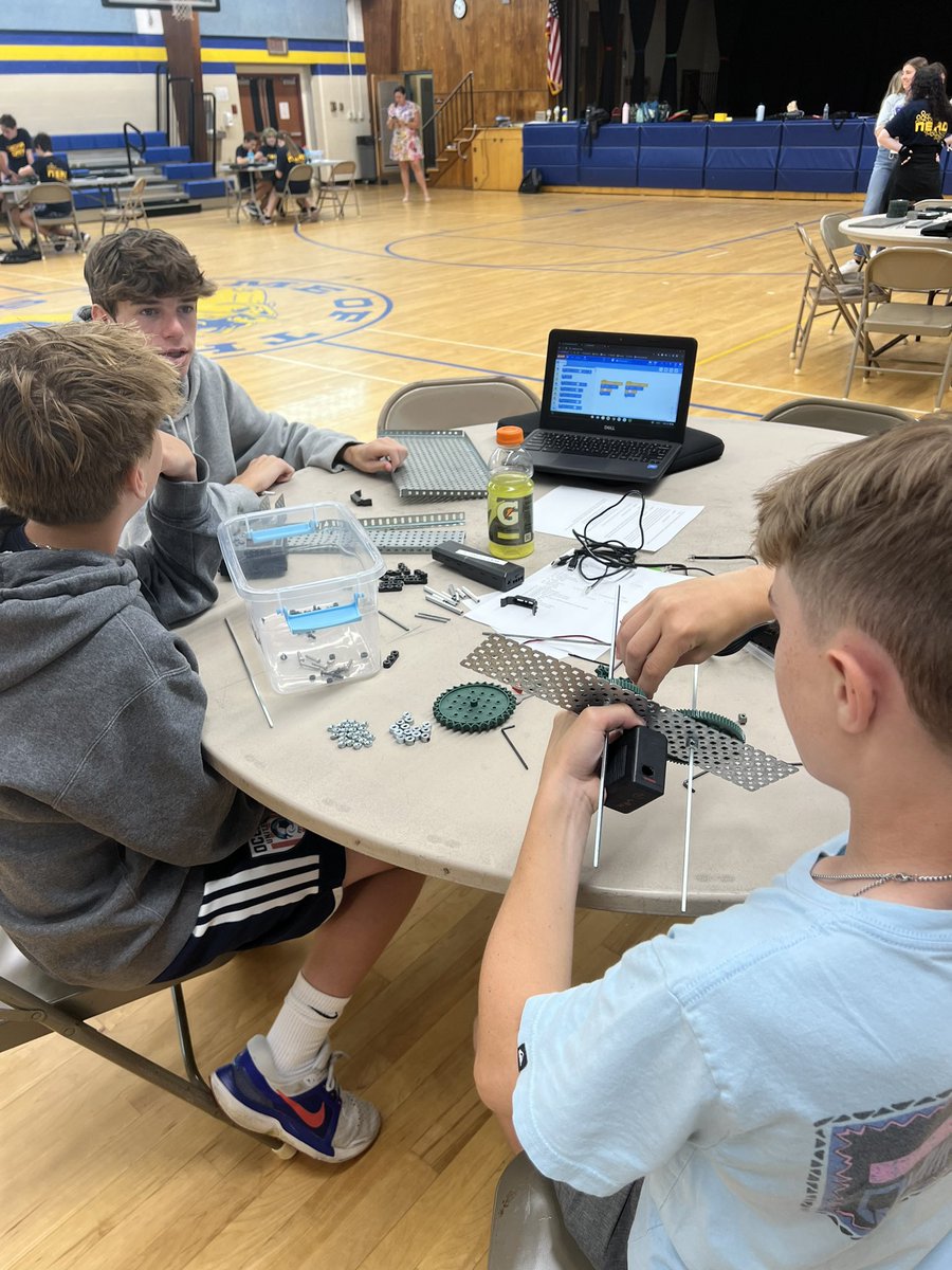 MrsErinLeahy's tweet image. The TOIS 8th grade Robotics students participated in a Robotics Competition at Colts Neck Middle School. They were tasked with engineering a vehicle that would be able to haul a weighed object. Great job, Spartans! #spartanlegacy @camatotois @MrPONeill_TOIS