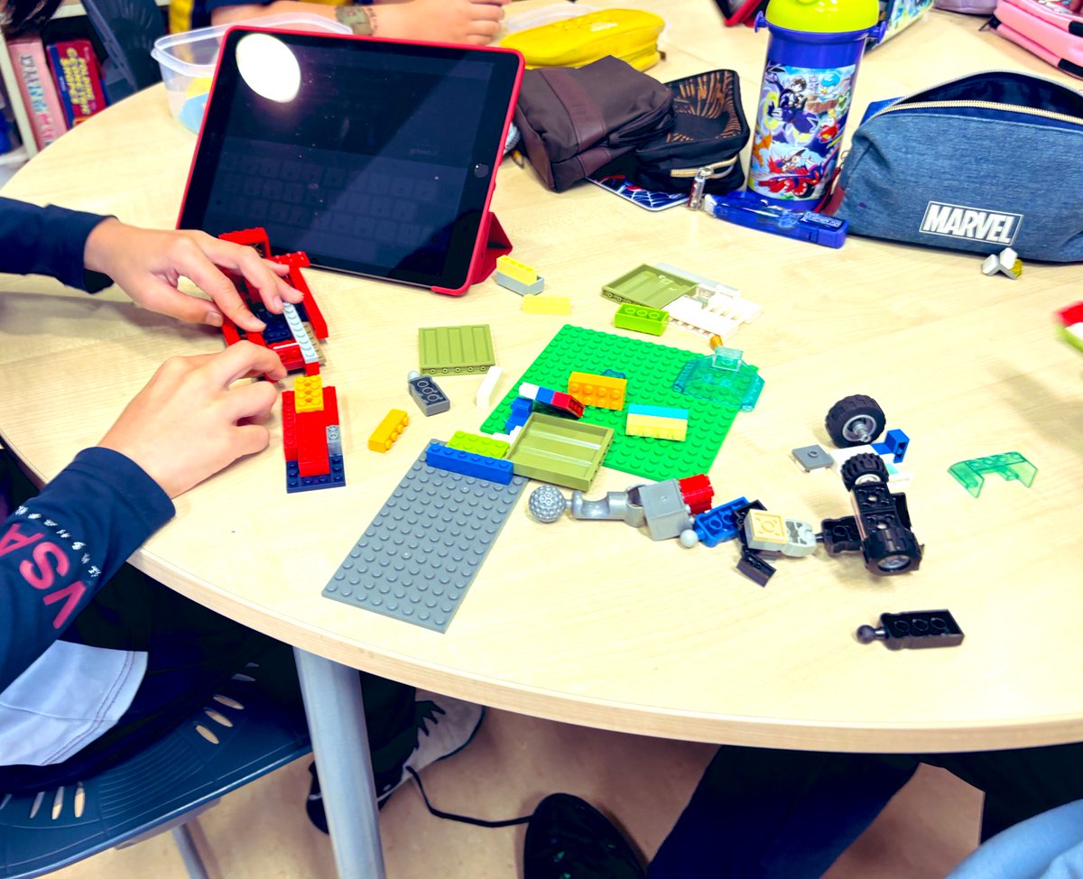 #AI &amp; #STEM day <a href="/VSAHKG/">Victoria Shanghai Academy</a> was a smashing success. A great collaboration between so many people! 

Over 1000+ students, parents &amp; teachers, participated in a ‘Choose Your own Adventure Story” where they were promoted to use building materials to create!