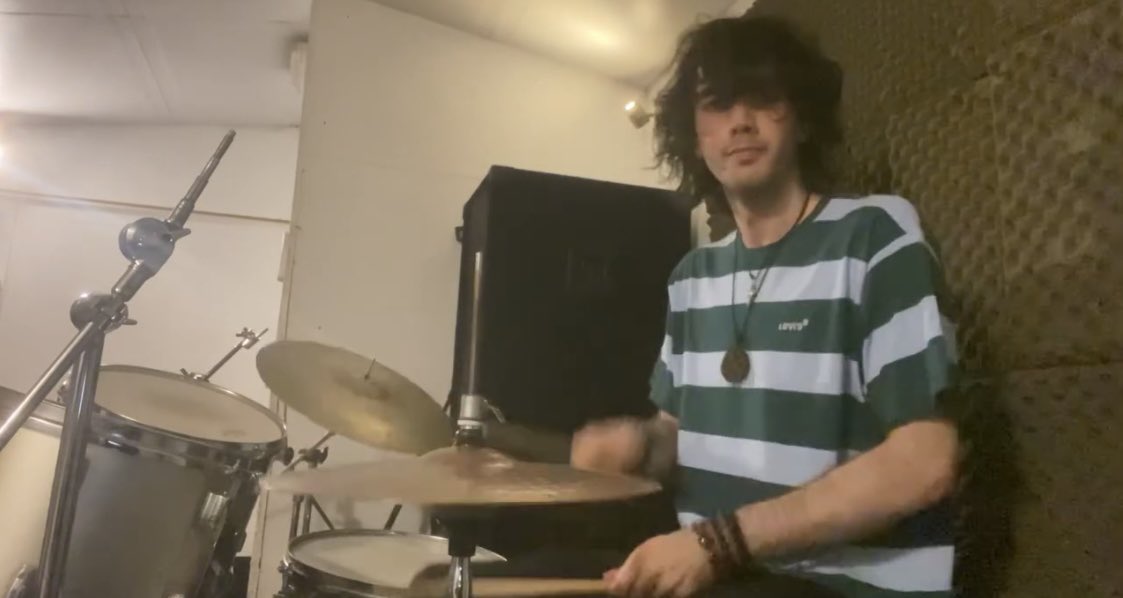 PopstarpartyL's tweet photo. Whether you're prepping for a #gig, working on new material, or just need a place to let loose, our #practiserooms are the perfect fit!
And special discounted rates for #solodrummers!
02084445054
#Drummers #RehearsalRoom #SoloDrummer #PracticeMakesPerfect #SpecialRates #MusicLife https://t.co/6twy37Vyog