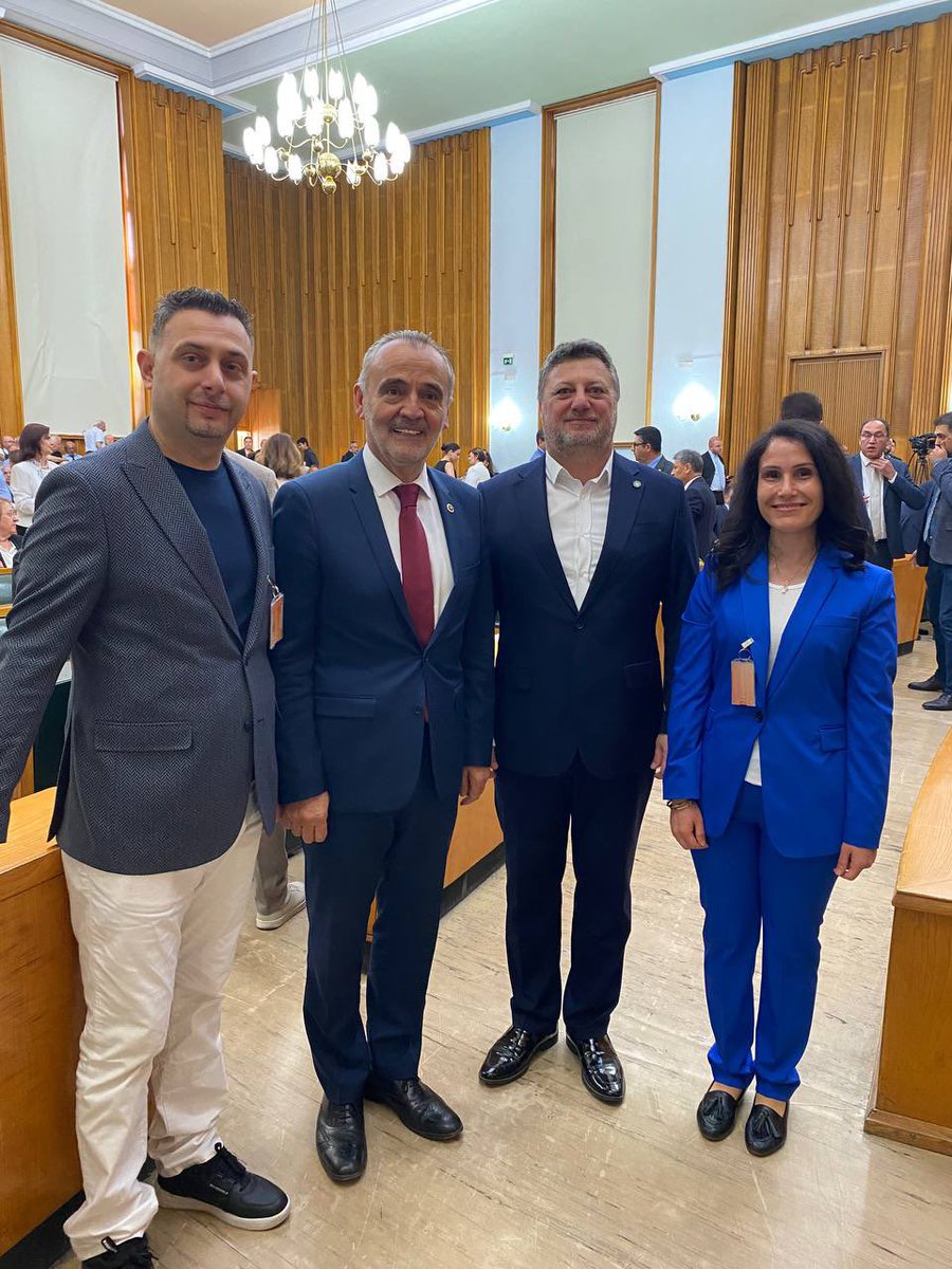 İYİ Parti Edirne Milletvekili Sayın  Mehmet Akalın Bey'i Edirne İl temsilcimiz ve yönetim kurulumuz tarafından TBMM'de ziyaret ettik.

Sayın Akalın'a dernek olarak talep ve beklentilerimizi ilettik. Eyt sonrası oluşan adaletsizliğin Kademeli Emeklilik düzenlemesi ile giderileceği